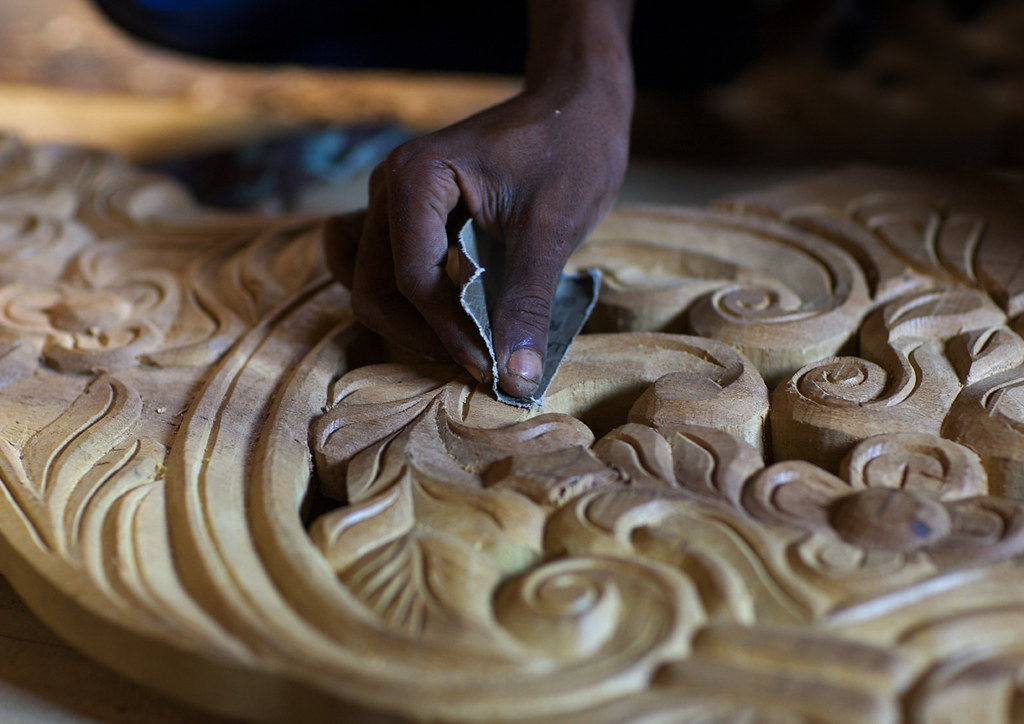 Swahili Wood Carving Lesson